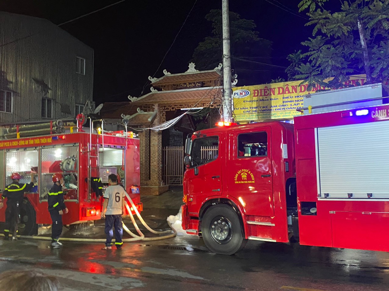 Cháy chùa Thuyền Lâm ở Huế, 200m2 chính điện bị thiêu rụi - Ảnh 2.