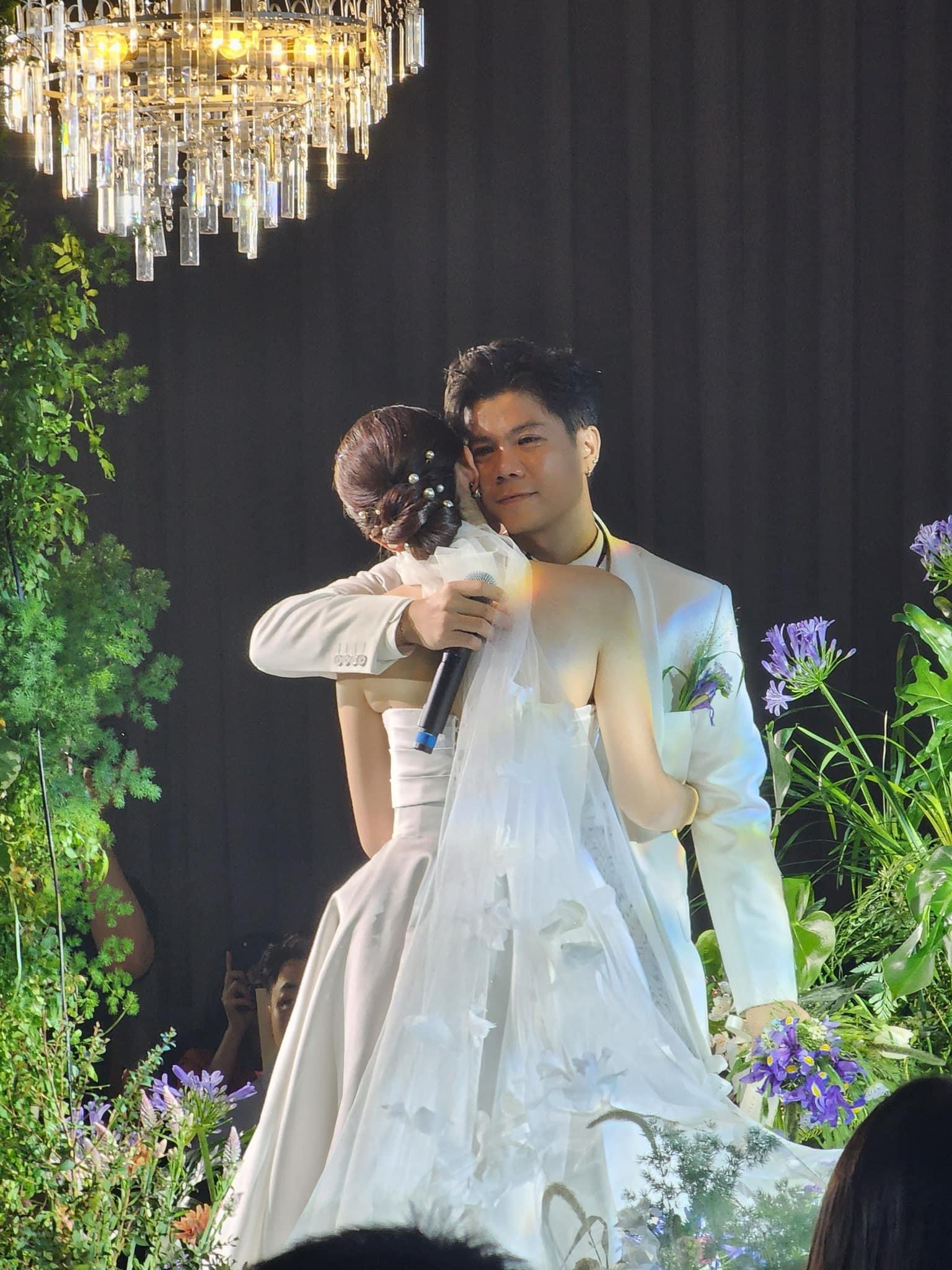 Nam ca sĩ tổ chức đám cưới ở Hà Nội vào tối nay: Visual cô dâu ấn tượng, dàn sao Vbiz góp mặt - Ảnh 4.
