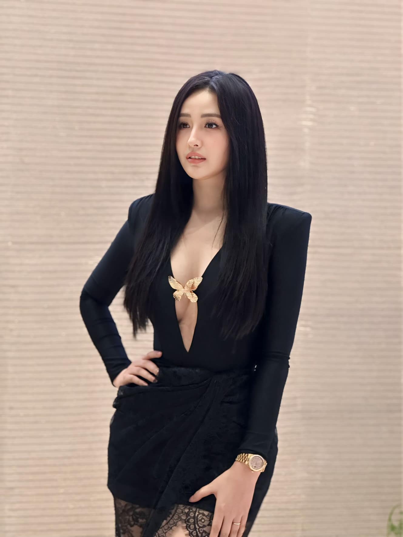 Đi dự cưới Midu, nhan sắc của hoa hậu Việt được ví đẹp như Kim Ji Won - Ảnh 3.