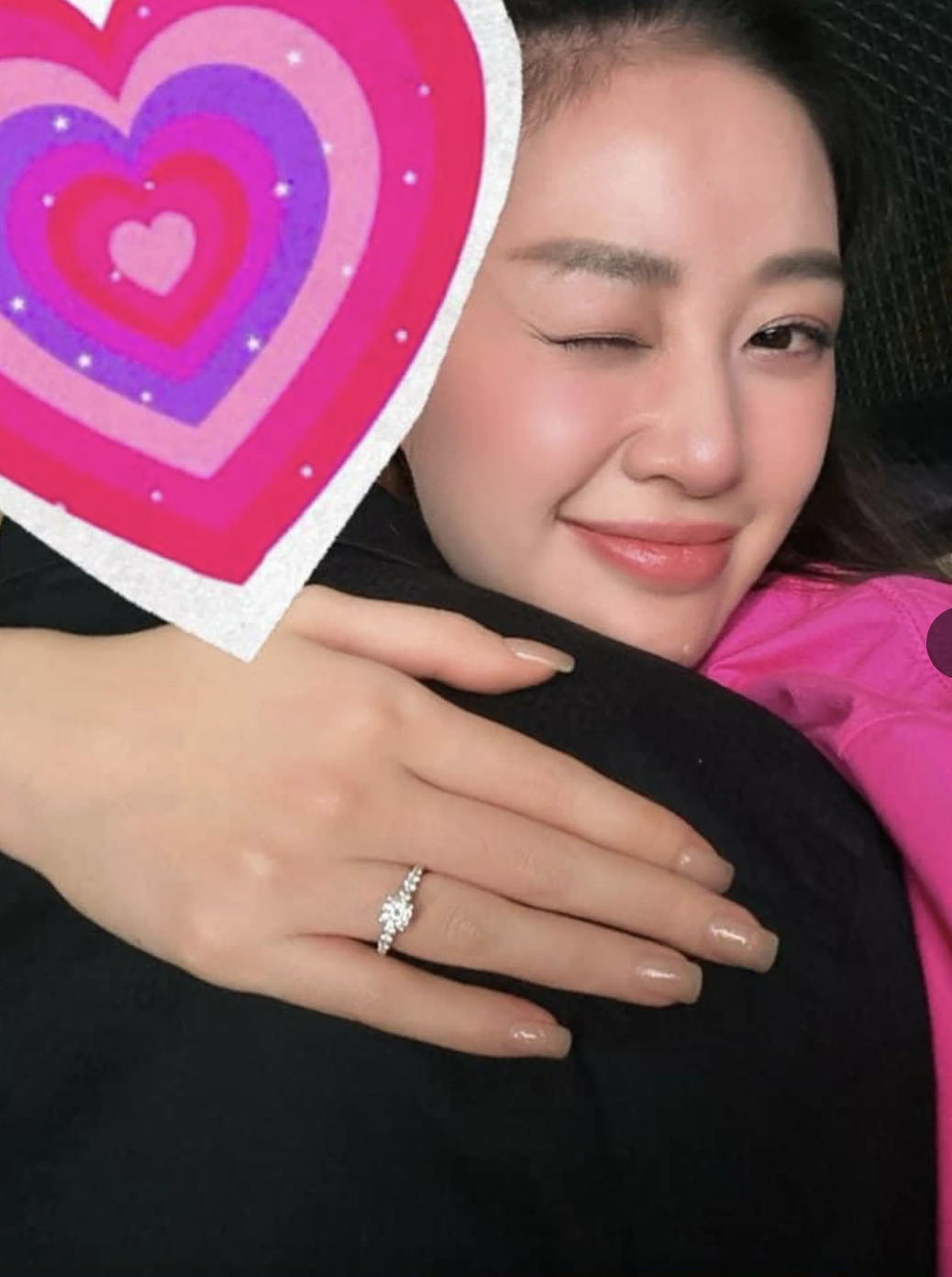 Khánh Vân có động thái sau khi nhận lời cầu hôn- Ảnh 1. Khánh Vân có động thái sau khi nhận lời cầu hôn- Ảnh 1.