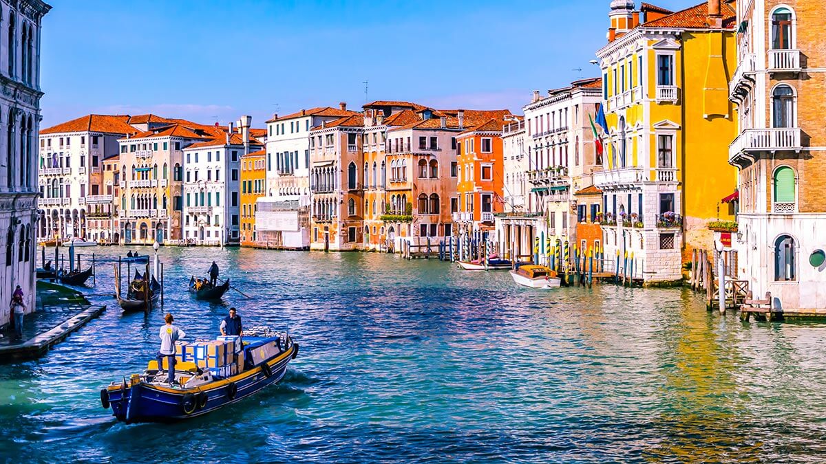 where-to-stay-in-venice-17197176940321653656066-1719796414271-1719796414359218664363.jpg