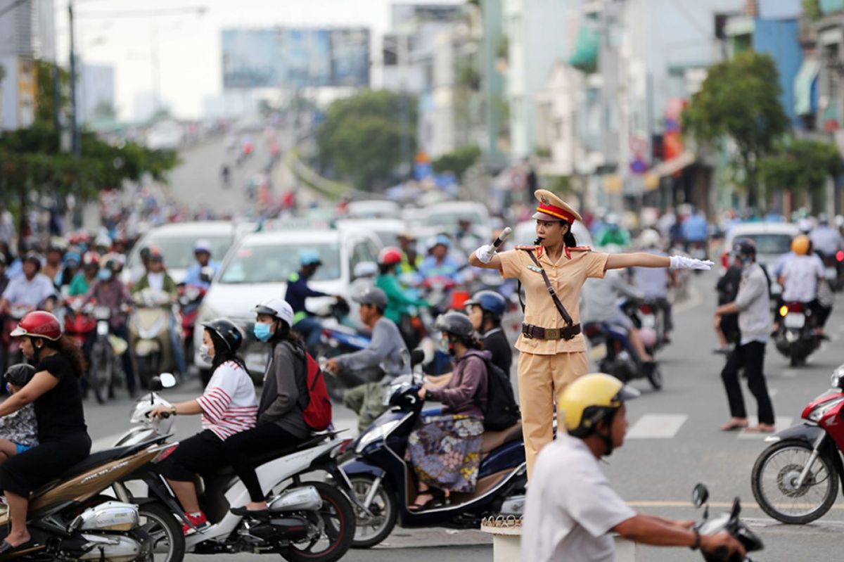 Hàng triệu người dân phải lưu ý những gì về chấp hành báo hiệu đường bộ từ 1/1/2025 - Ảnh 2.