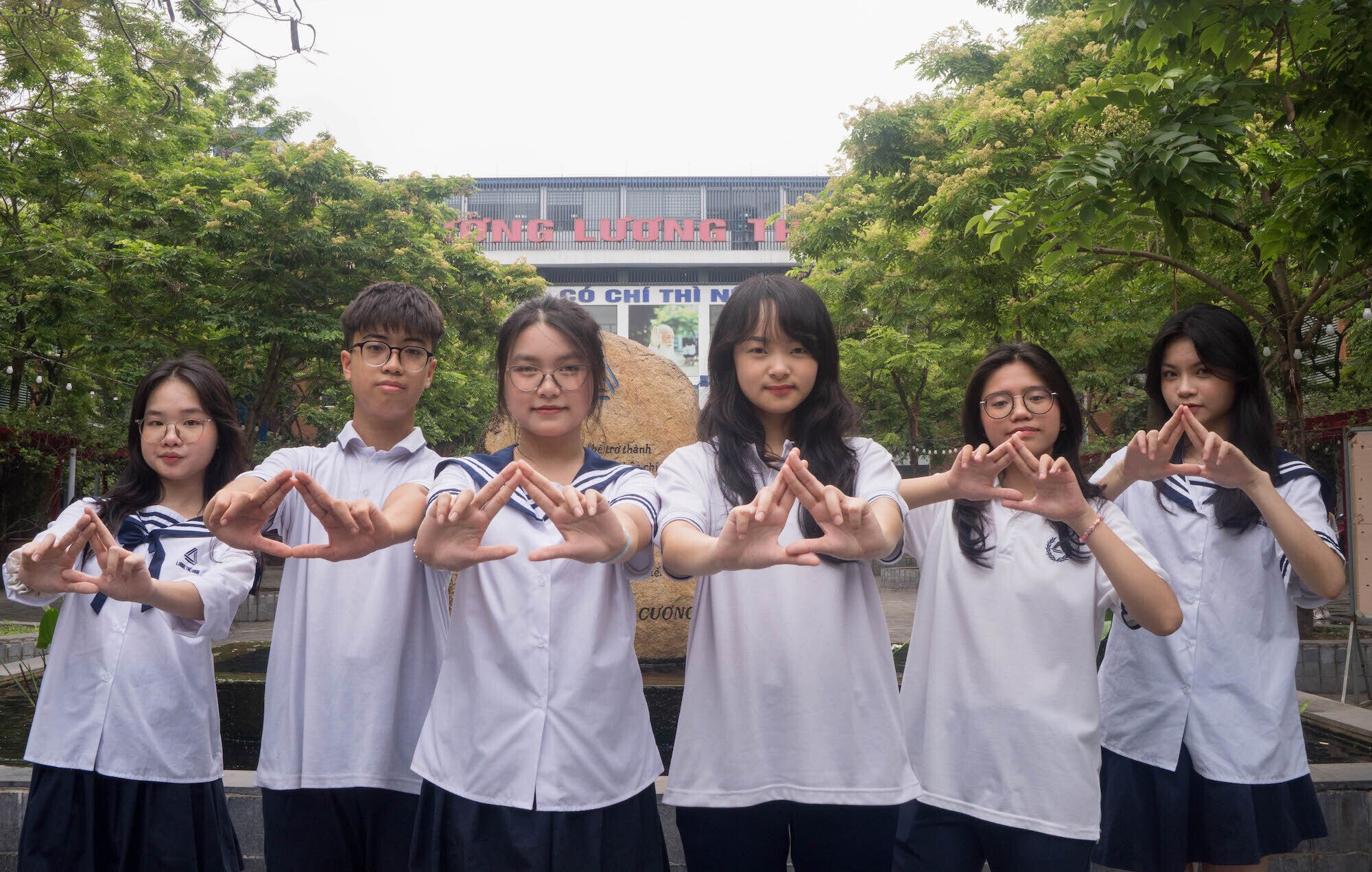 Một trường ở Hà Nội có hơn 50% học sinh được tuyển thẳng vào đại học top đầu - Ảnh 1.