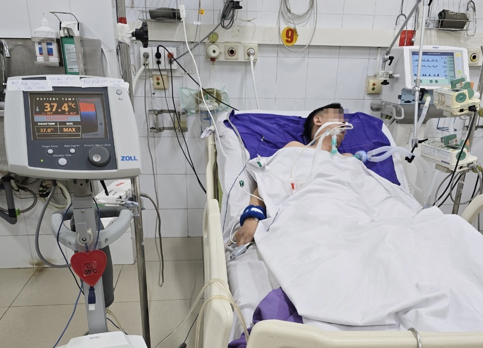 Đang ngồi uống nước, người đàn ông 33 tuổi ở Bắc Giang bất ngờ bị ngừng tim nguy kịch - Ảnh 1.
