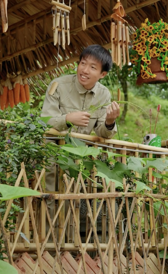 Ở thành phố thèm cơm nhà mẹ nấu, các thanh niên dọn về quê: Sáng làm vườn, chiều vào bếp 'nổi lửa' - Ảnh 3.