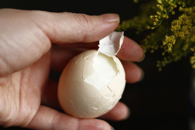 9 sai lầm khiến trứng luộc nứt vỡ, mất chất lại khó bóc vỏ- Ảnh 9.