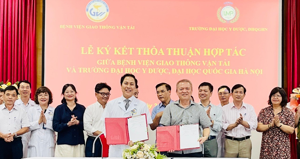 Bệnh viện Giao thông vận tải cùng Đại học Y dược - Đại học Quốc gia Hà Nội chung tay phát triển sự nghiệp y học- Ảnh 1.