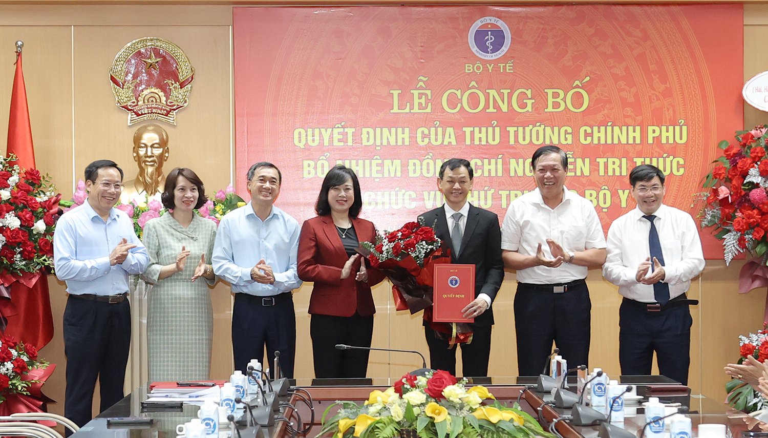 Công bố Quyết định của Thủ tướng bổ nhiệm Thứ trưởng Bộ Y tế Nguyễn Tri Thức- Ảnh 2.