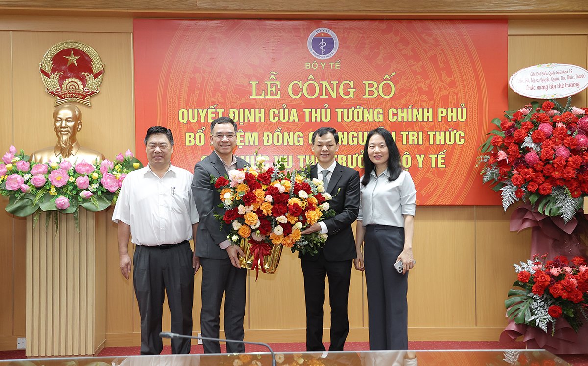 Công bố Quyết định của Thủ tướng bổ nhiệm Thứ trưởng Bộ Y tế Nguyễn Tri Thức- Ảnh 9.