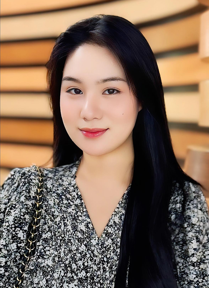 Con gái Trịnh Kim Chi đẹp sắc sảo ở tuổi 22, gen đỉnh đến mức ai cũng trầm trồ! - Ảnh 2.