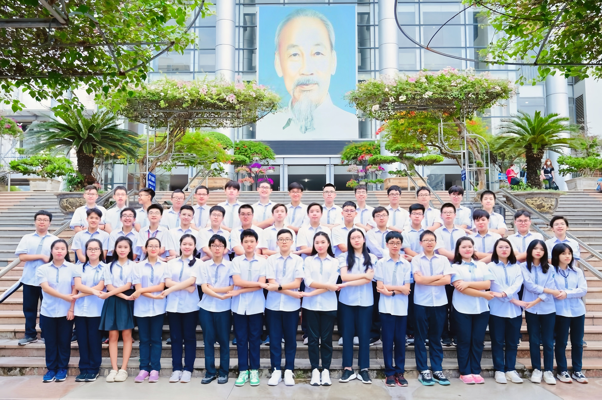 Một lớp học ở Hà Nội có 4 thủ khoa thi lớp 10 - Ảnh 2.