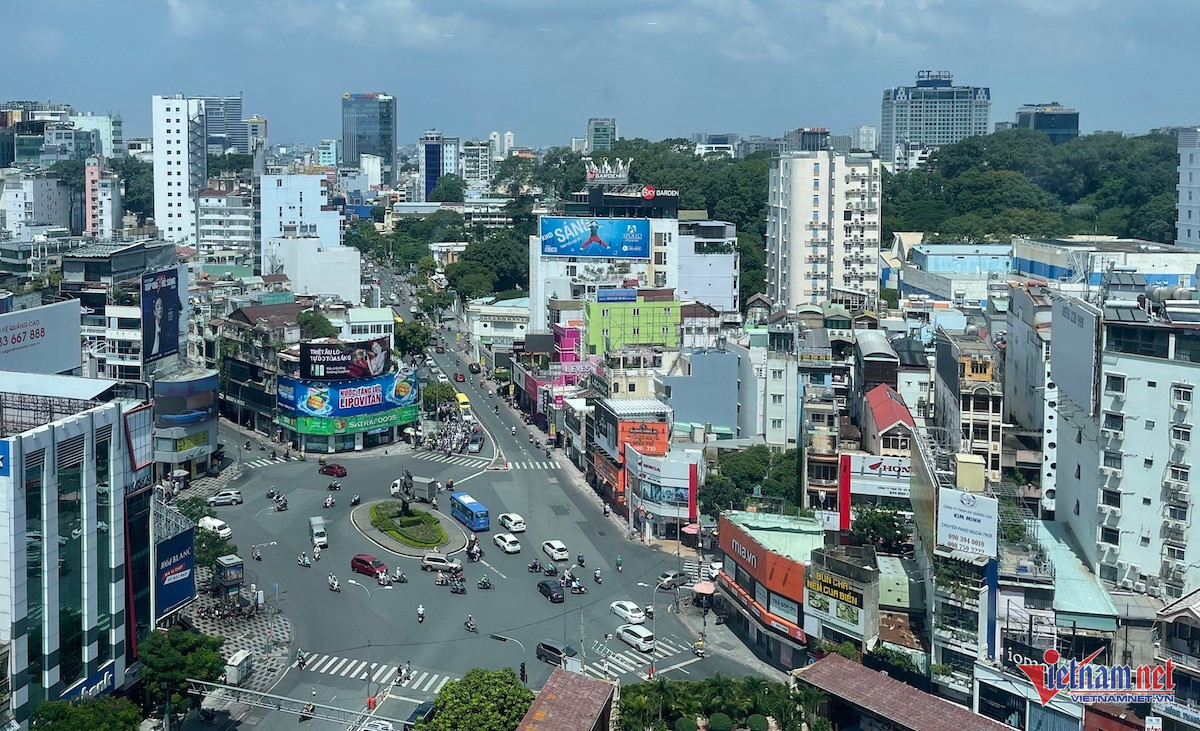 Giá thuê căn hộ tăng, người trẻ TPHCM 'săn' nhà giá rẻ xa trung tâm - Ảnh 1.