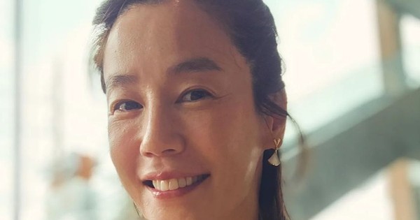 Người chị trong ‘Giày thủy tinh’ ở tuổi 50