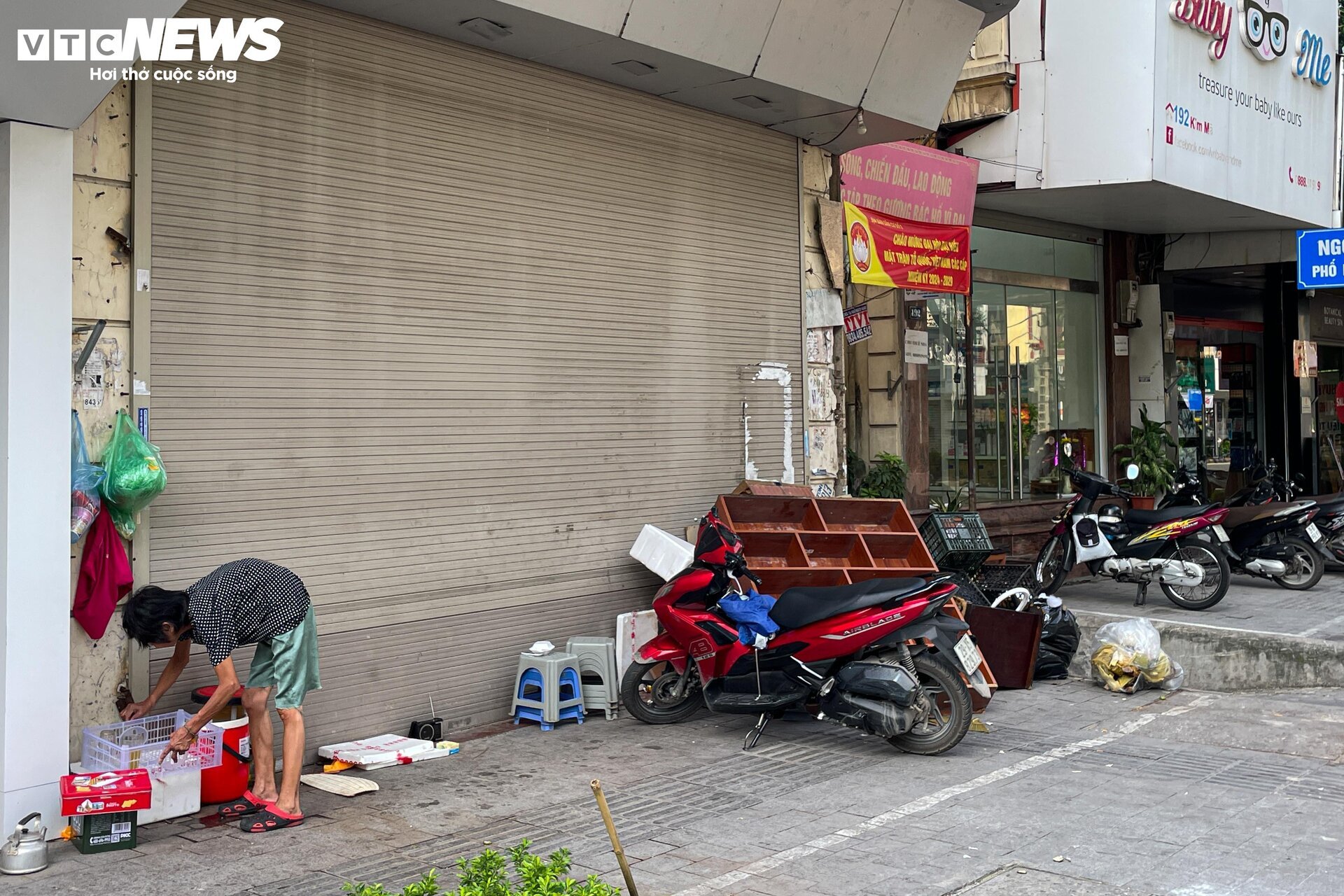 Giảm mạnh giá thuê, mặt bằng 'đất vàng' ở Hà Nội vẫn bị bỏ trống hàng loạt - Ảnh 12.