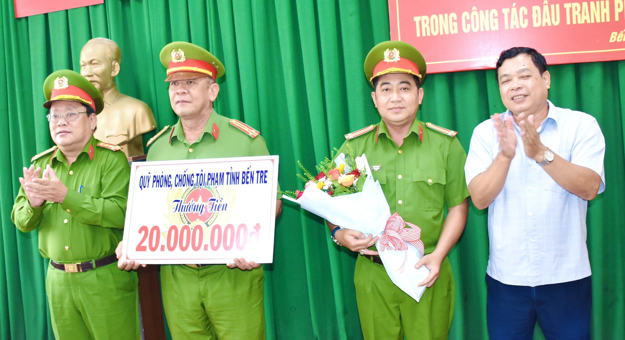 Một người vay tiền bên ngoài bị chém chết tại nhà nghỉ - Ảnh 1. Một người vay tiền bên ngoài bị chém chết tại nhà nghỉ - Ảnh 1.