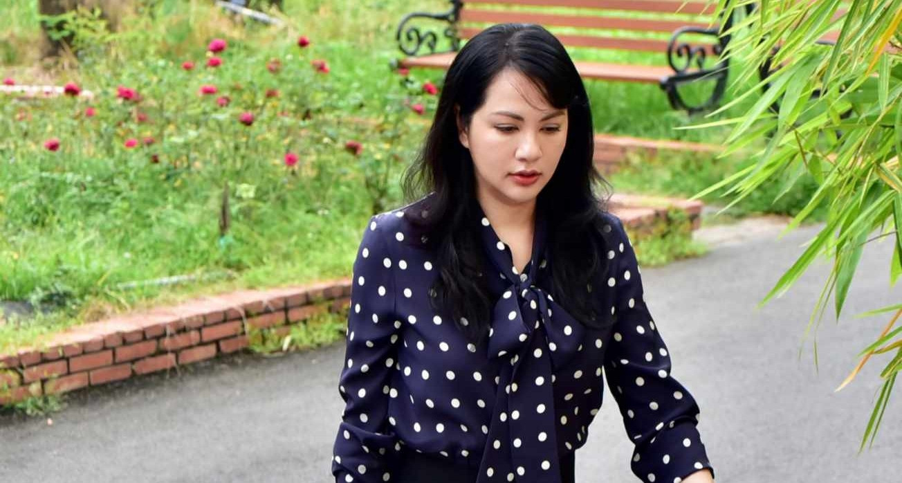 Si&ecirc;u mẫu Ngọc Th&uacute;y tố chồng cũ thiếu 6,3 triệu USD cấp dưỡng nu&ocirc;i con