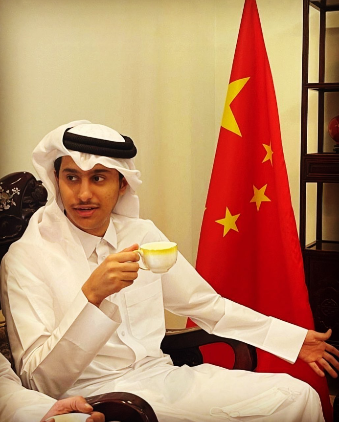 Hoàng tử Qatar từng “gây bão” toàn MXH tại World Cup 2022 vì quá dễ thương hiện tại ra sao?- Ảnh 3.