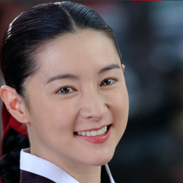 Lee Young Ae tận dụng củ khoai tây để chăm da hiệu quả