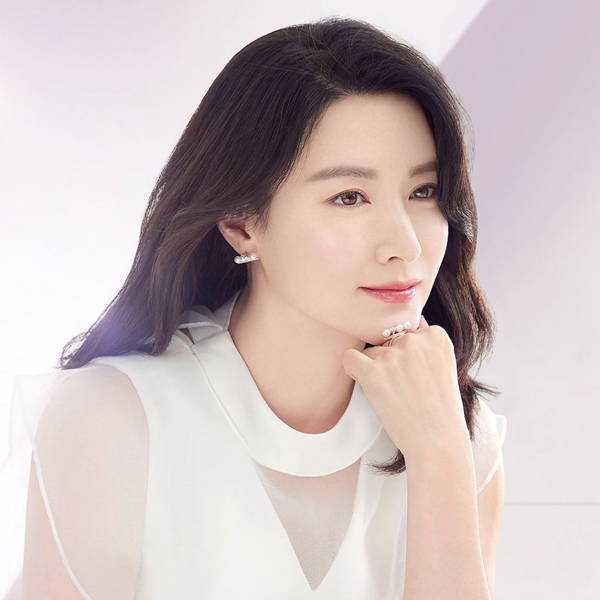 Lee Young Ae tận dụng củ khoai tây để chăm da hiệu quả