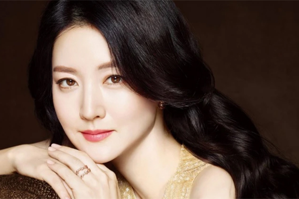 Lee Young Ae tận dụng củ khoai tây để chăm da hiệu quả