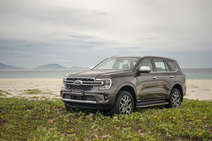 Giá lăn bánh Ford Everest mới nhất đang ưu đãi cực khủng, Santa Fe và Toyota Fortuner lo sợ thua về doanh số- Ảnh 4.