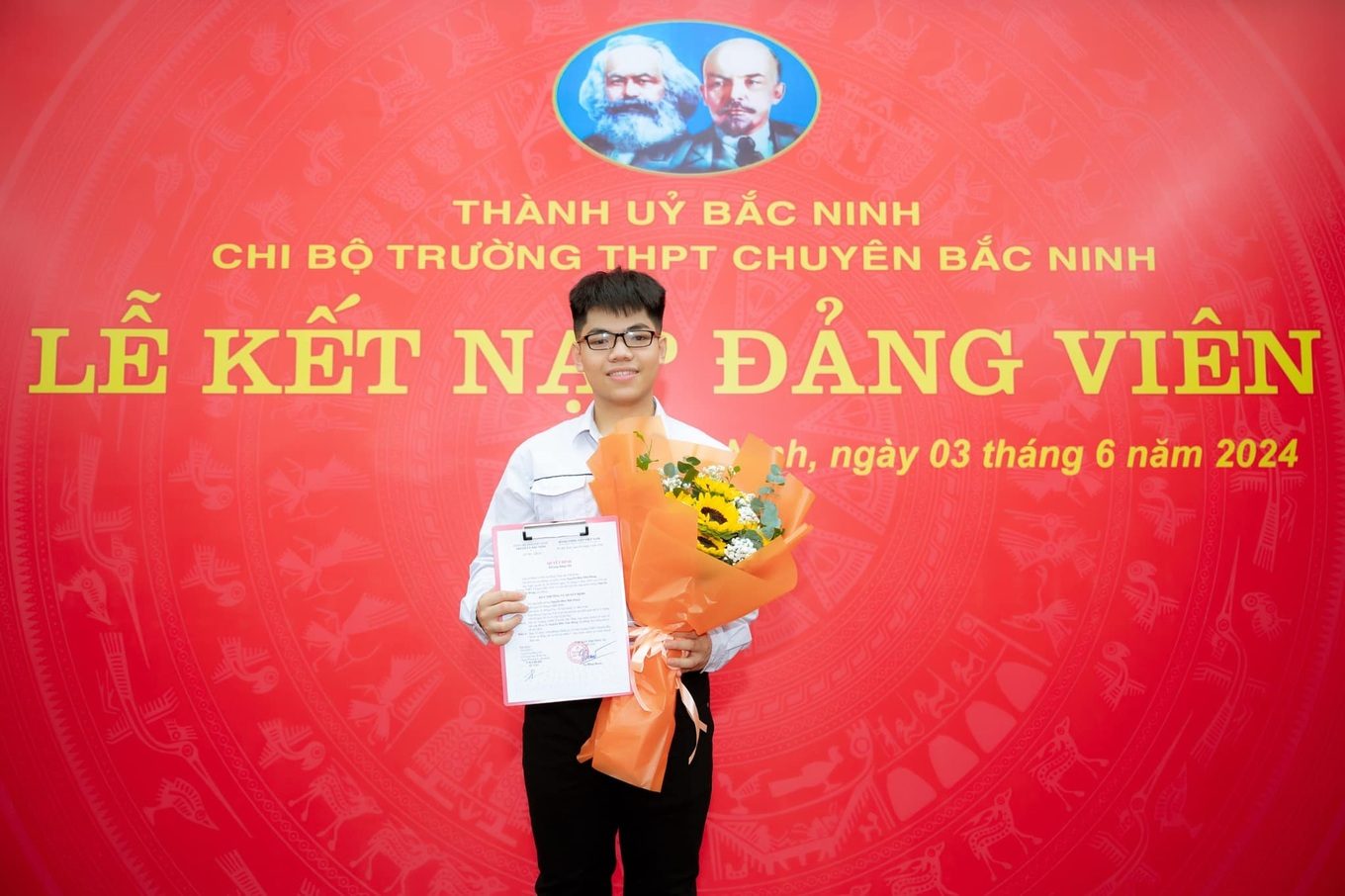 Từ cậu học trò mê những phản ứng hoá học đến huy chương vàng Olympic quốc tế - Ảnh 4.