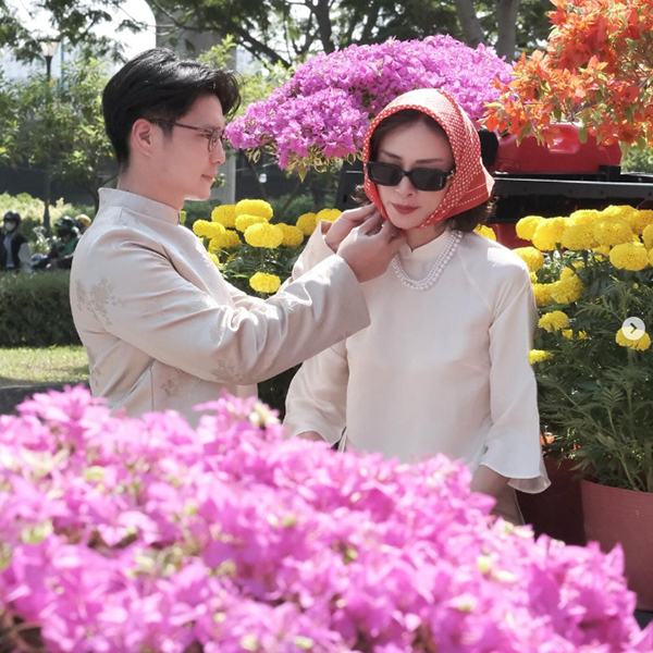 Hôn nhân đời thực bên chồng kém 11 tuổi của Á hậu là
