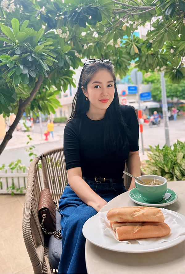 Đời thực hạnh phúc bên chồng ca sĩ kém 7 tuổi của vợ cũ Quách Ngọc Ngoan- Ảnh 3.