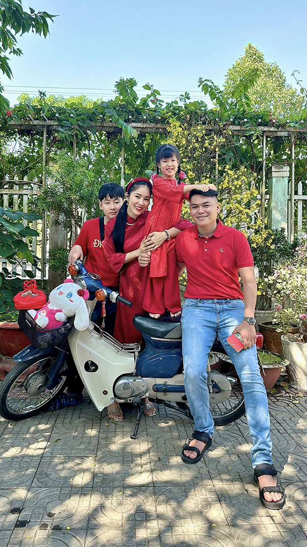 Đời thực hạnh phúc bên chồng ca sĩ kém 7 tuổi của vợ cũ Quách Ngọc Ngoan- Ảnh 9.