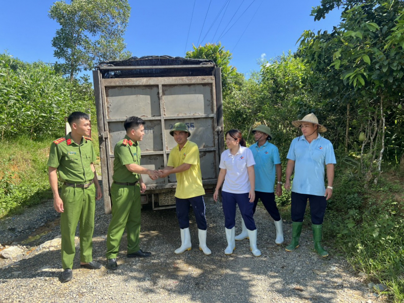 Phó quản lý trang trại cùng 2 nhân viên bán trộm 41 con lợn - Ảnh 2.