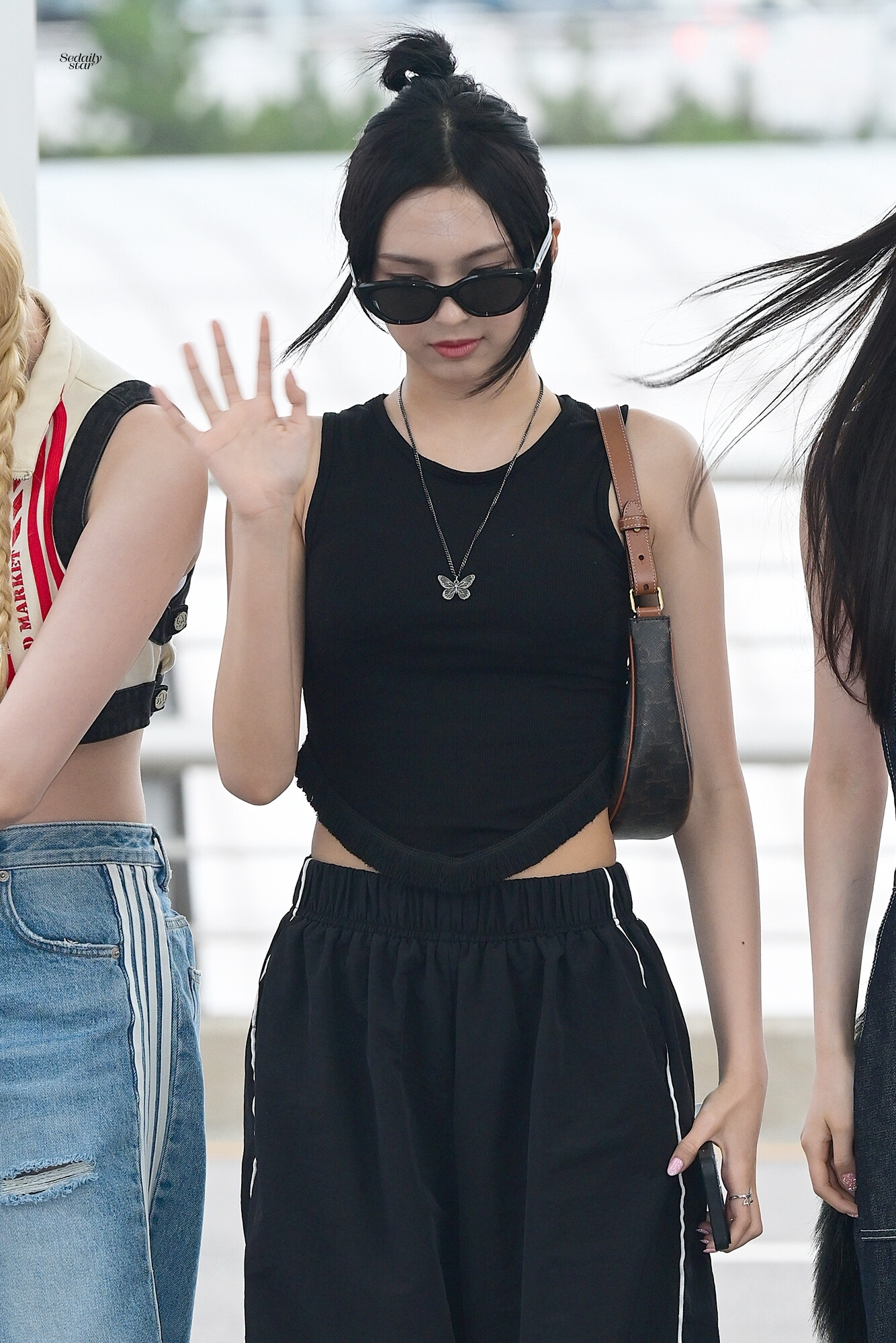 9-babymonster-chiquita-at-incheon-international-airport-documents-2-172588250863822679204-1725944728211-17259447283571122633462-1725979534828-17259795349852108070272.jpeg