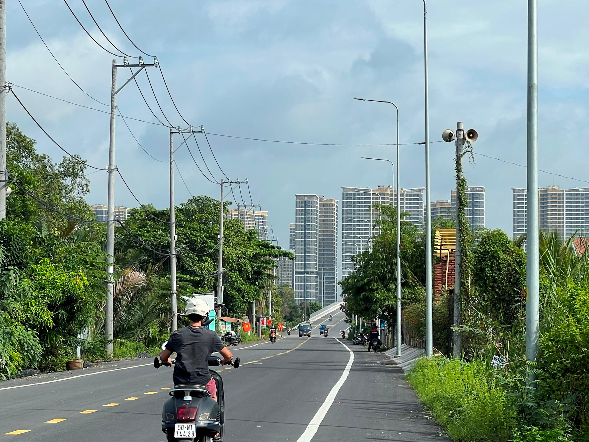 Nỗi niềm nhà đầu tư đất nền: Chê không mua rồi lại tiếc! - Ảnh 4.