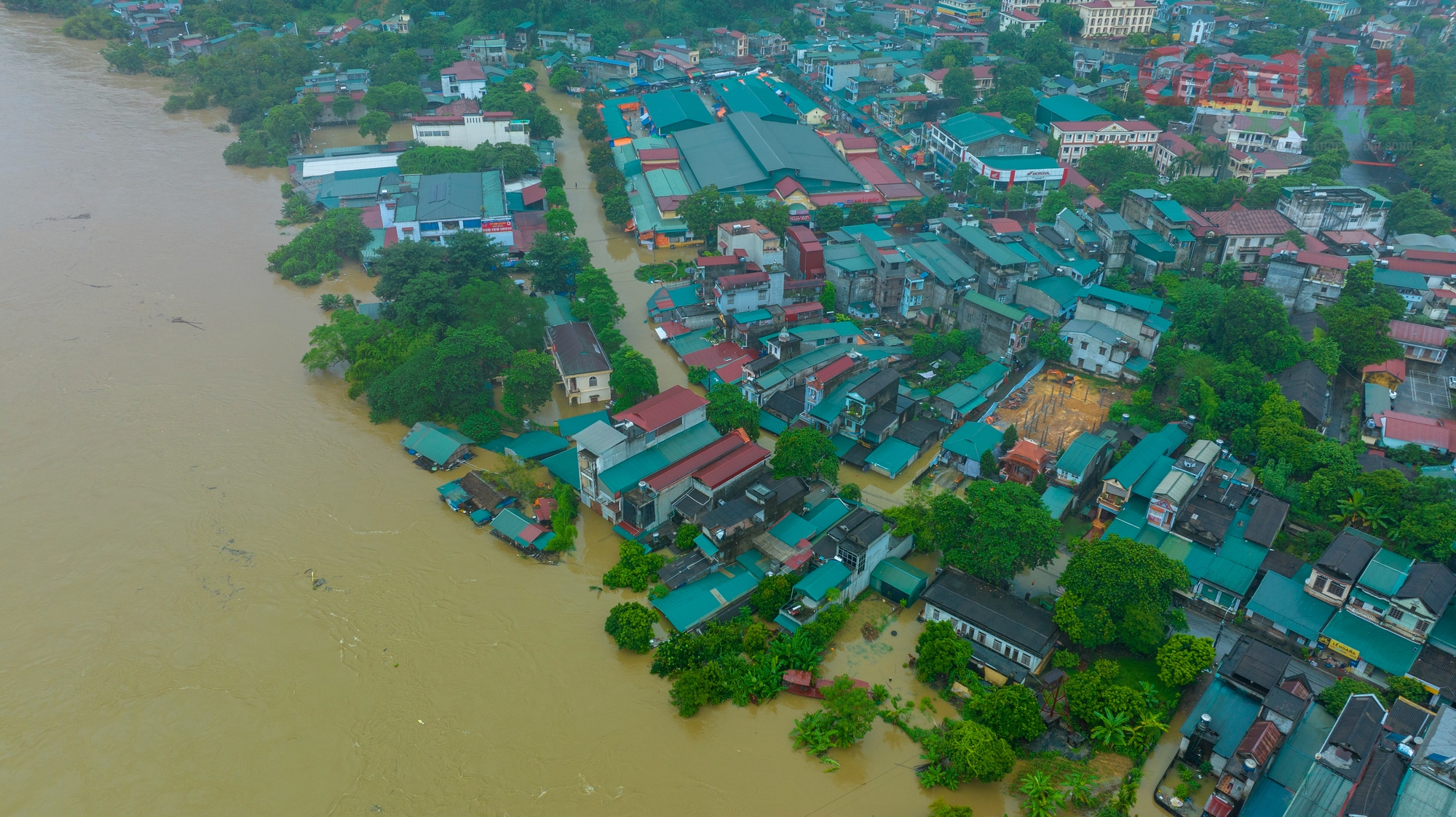 Toàn cảnh huyện Chiêm Hóa (Tuyên Quang) chìm trong biển nước- Ảnh 3.