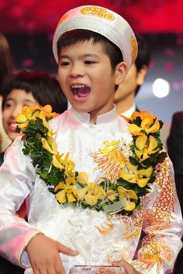 Quang Anh 'The Voice Kids' sau 11 năm: Giao diện 'điểm 10', đổi tên Rhyder có giật Quán quân 'Anh trai say hi'? - Ảnh 3.