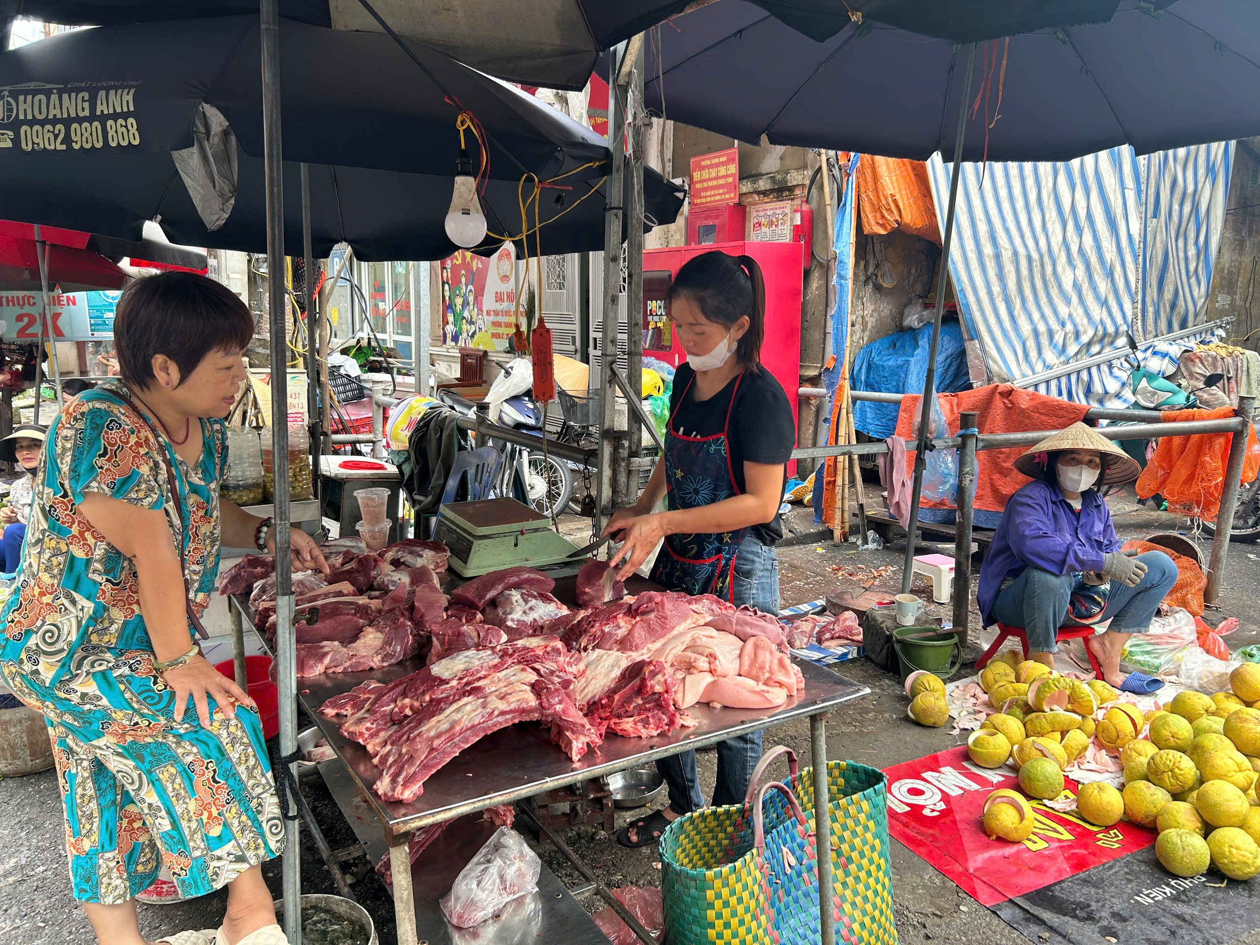 Hà Nội: Sẽ xử lý nghiêm các hành vi đầu cơ, găm hàng làm giá rau xanh - Ảnh 2.