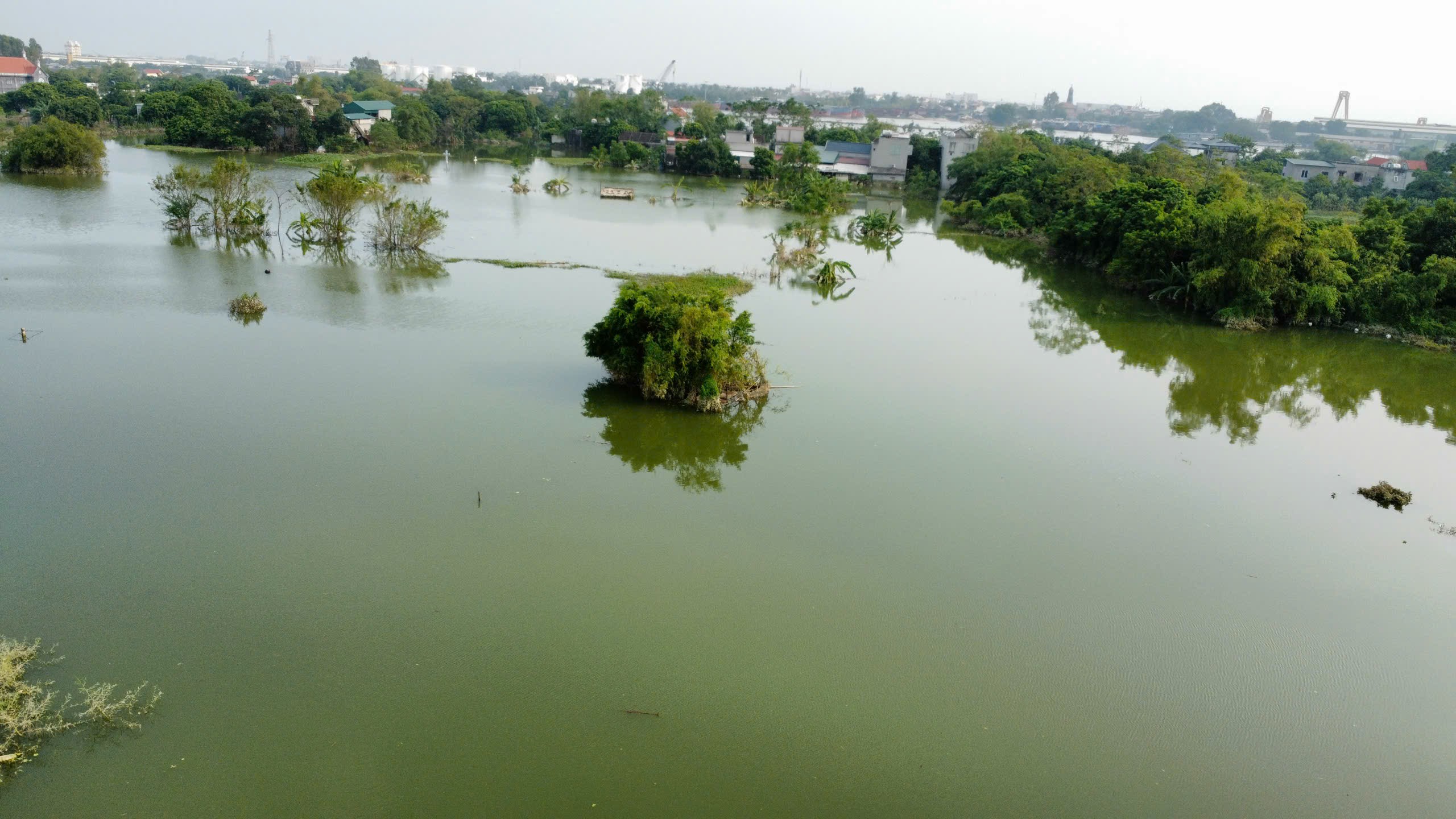 Nam Định: Nước rút chậm người dân vùng 'lũ' ở Ý Yên mòn mỏi ngày 'trở về' - Ảnh 7.