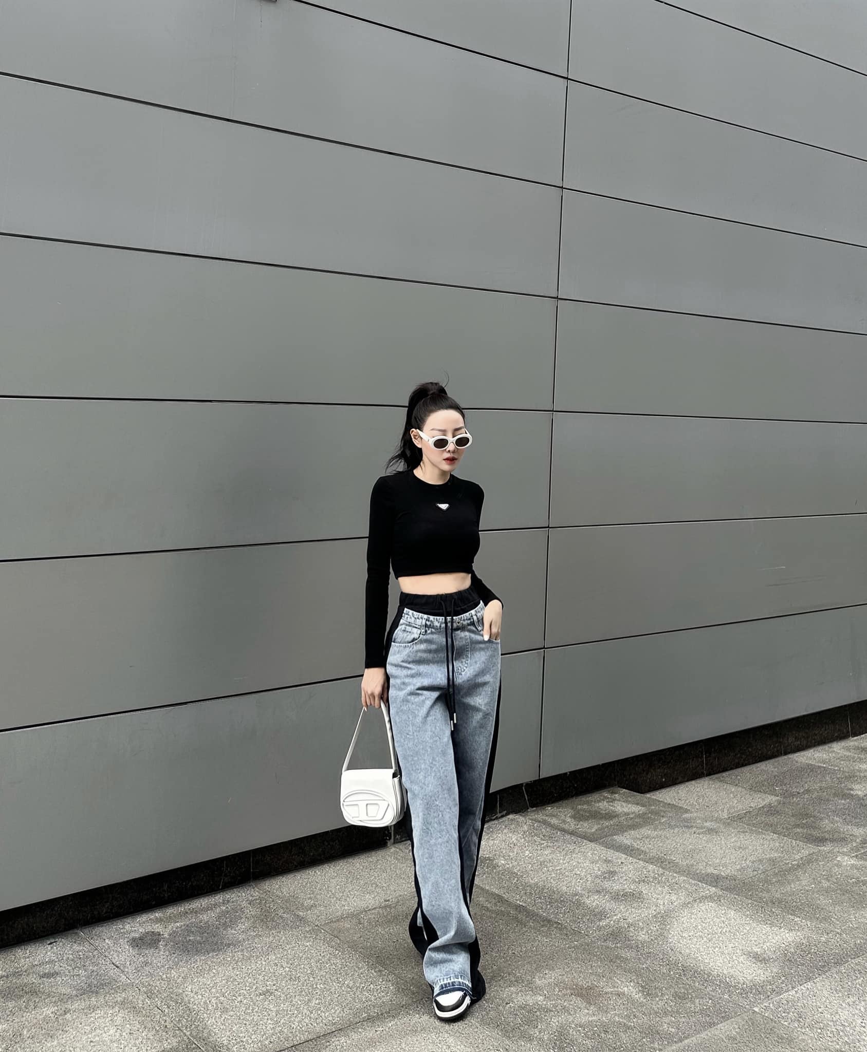 Vợ diễn viên Mạnh Quân lên đồ không thua kém các fashionista - Ảnh 8.