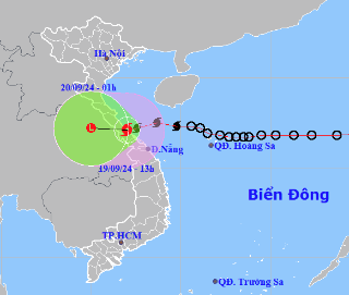 Tin bão mới nhất: Bão số 4 giật cấp 11, áp sát đất liền Trung Bộ - Ảnh 1.