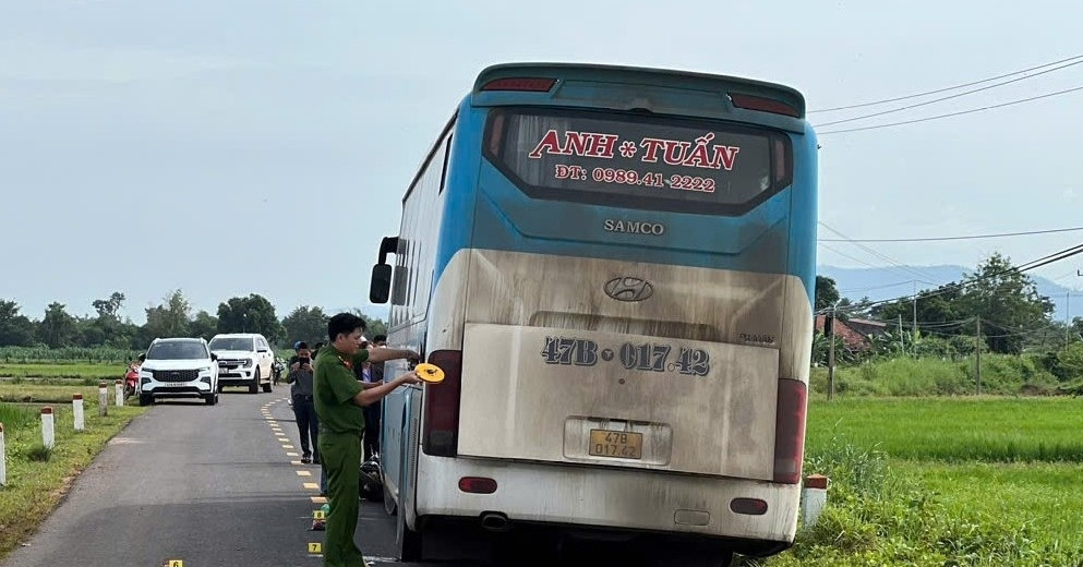 Vụ tai nạn 2 vợ chồng ở Đắk Lắk tử vong: Tài xế xe khách chạy lấn làn