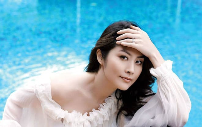 Mỹ nhân showbiz là ái nữ của &quot;ông trùm trang sức&quot;: U55 đẹp không tuổi, viên mãn bên chồng thiếu gia là tình đầu - Ảnh 1.