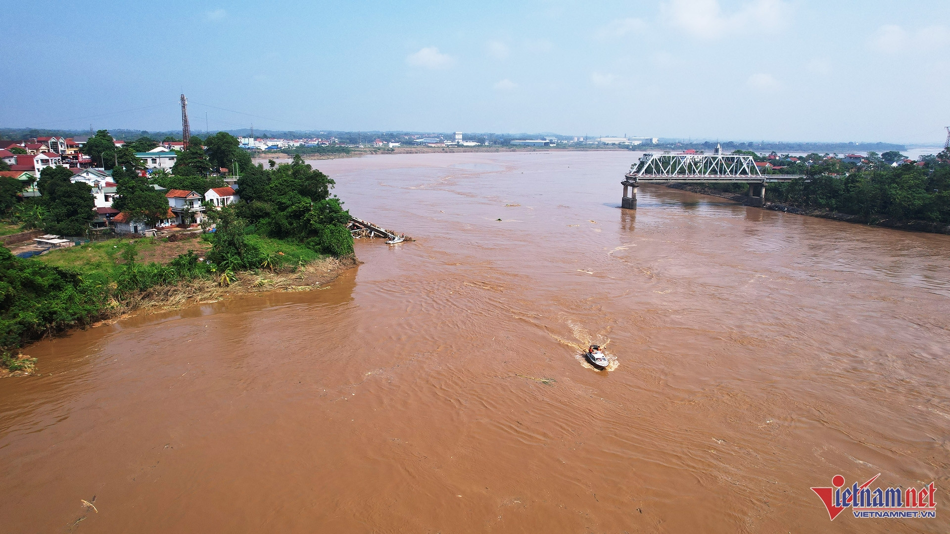 Phú Thọ đề nghị cử đặc công 'người nhái' tìm nạn nhân vụ sập cầu Phong Châu - Ảnh 1.