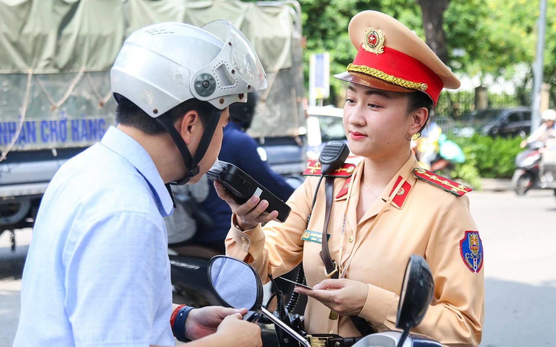 Xu hướng sở hữu búp bê Labubu lên tới hàng chục triệu đồng, sành điệu hay tốn kém?