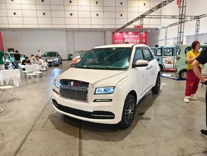 Chi tiết xe ô tô giá chỉ 46 triệu đồng đẹp như Rolls-Royce, rẻ hơn cả Air Blade có gì đặc biệt? - Ảnh 2.