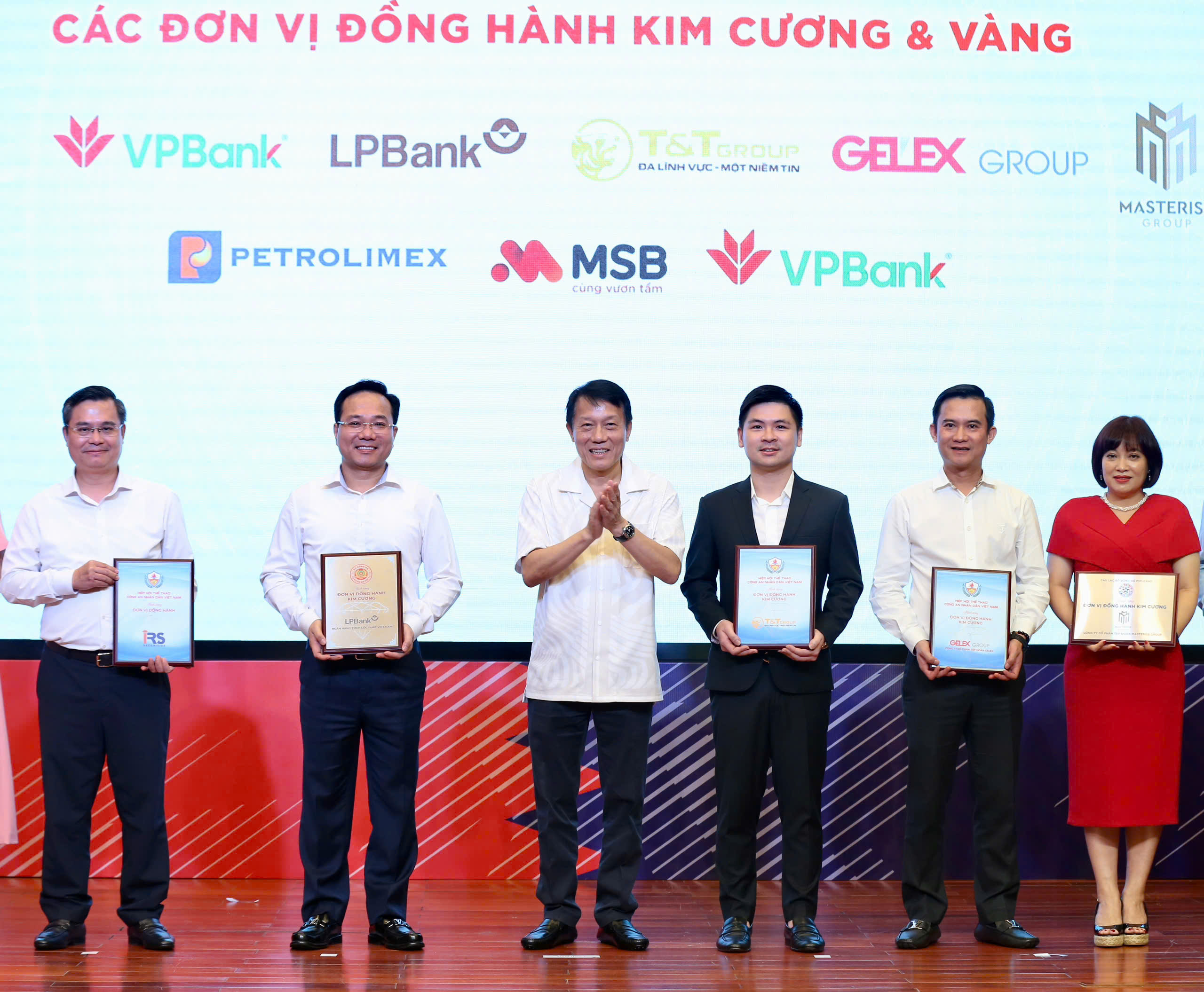 Bóng bàn CAND - T&T về nhất toàn đoàn với 14 huy chương vàng giải trẻ quốc gia - Ảnh 2.