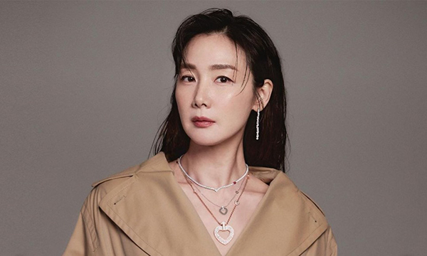 Choi Ji Woo có làn da căng mịn ở tuổi 49 nhờ thức uống này