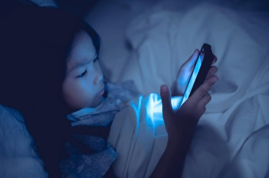 Ánh sáng xanh có hại cho mắt thế nào?- Ảnh 1.