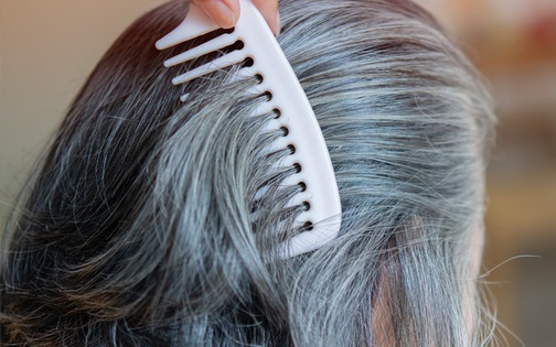 Tóc bạc sớm là do thiếu 6 chất dưới đây, ăn gì giúp cải thiện tóc bạc sớm?