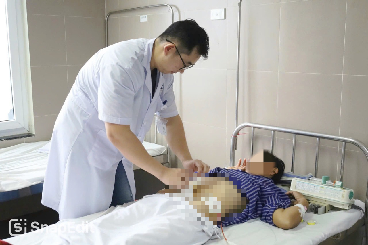 Tự thụt tháo tại nhà để giảm cân, 2 người phụ nữ ở Lạng Sơn phải nhập viện cấp cứu- Ảnh 1.