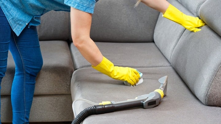 Mẹo làm sạch nấm mốc, vết ố trên ghế sofa - Ảnh 1. Mẹo làm sạch nấm mốc, vết ố trên ghế sofa - Ảnh 1.