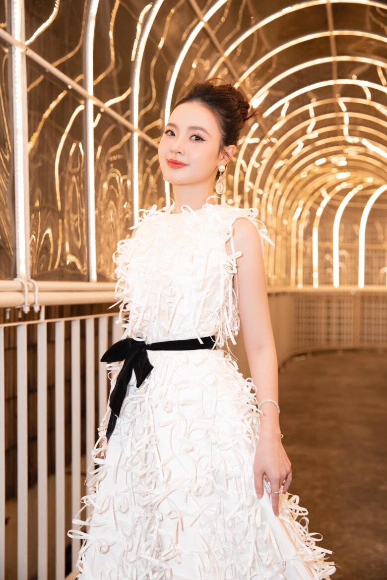 Một năm viên mãn của quý cô tuổi Tỵ - Midu: Bất động sản trải dài, căn nhà nào cũng đẹp sang- Ảnh 4.